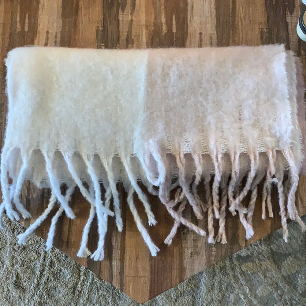 Excellent condition oversized scarf